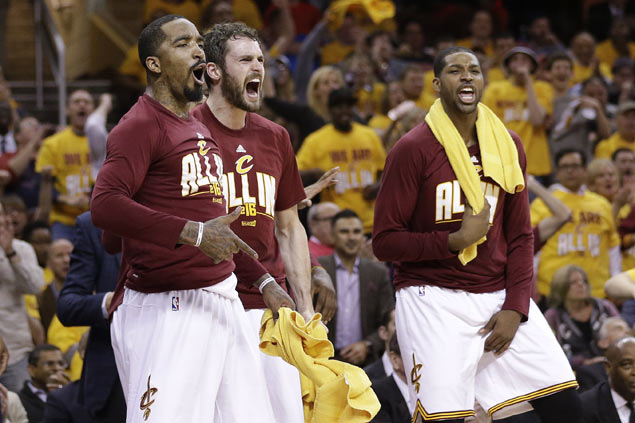 Despite record performance, LeBron James insists Cavs 'not a three-point shooting team'