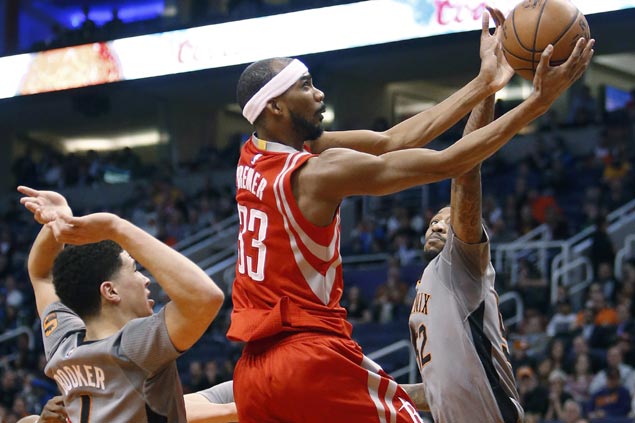 Houston survives scare from Phoenix as costly turnovers in closing seconds sink Suns to sixth loss in a row
