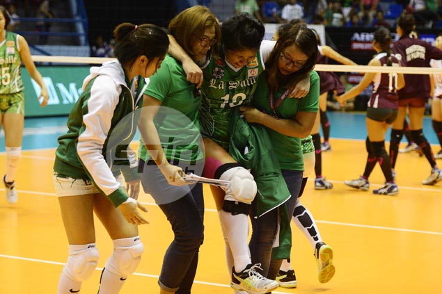 Cyd Demecillo set for MRI on right knee as injury dampens La Salle win over UP