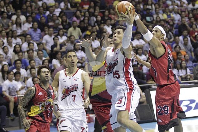 Small consolation as Hontiveros climbs to fourth on all-time list of three-pointers made