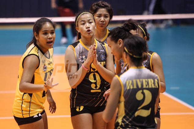 UST coach coach Kungfu Reyes not pushing panic button despite 0-2 start for Tigresses