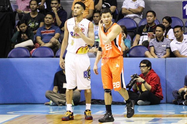 Gary David admits being bothered by swollen right knee after scoreless night