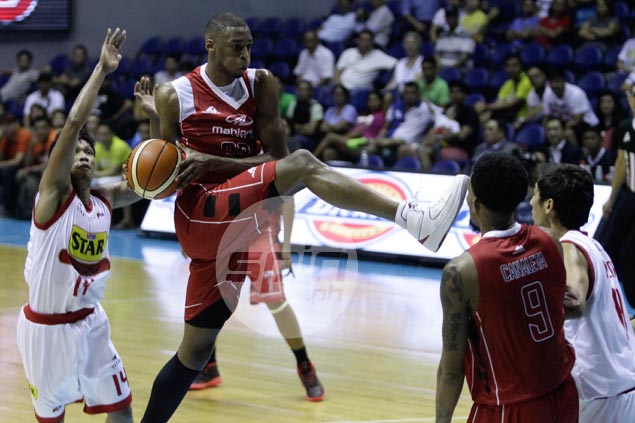 Young Mahindra import James White plays with maturity, gives rookie coach Gavina 'MJ moment'