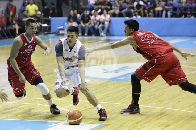 Rain or Shine makes it two wins in a row, spoils Pacquiao debut for Mahindra