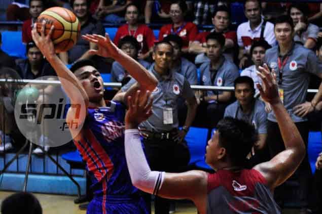 Arellano Chiefs get back on winning track, hold off rallying Lyceum Pirates