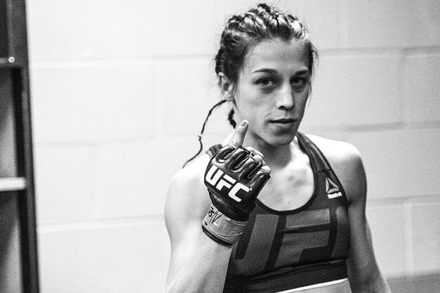 Jedrzejczyk swarms Gadelha with strikes for unanimous decision win to keep UFC strawweight belt