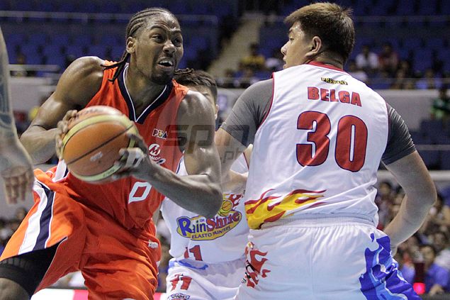 Unheralded Davis continues to impress as Meralco frustrates Rain or Shine to stay unbeaten