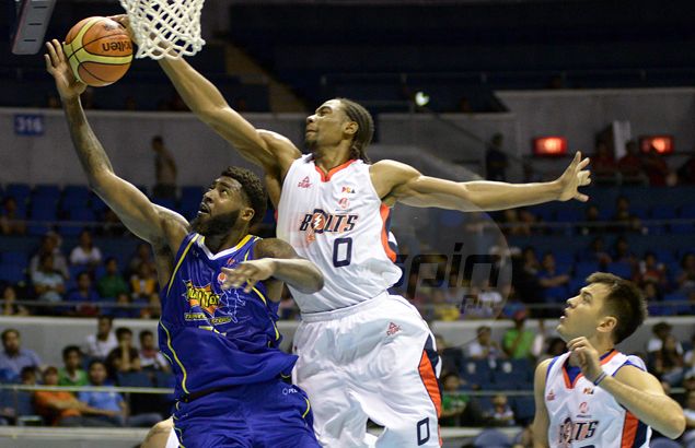 Meralco holds down Talk 'N Text to gain solo lead in Commissioner's Cup