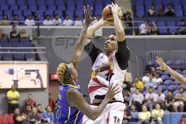 June Mar Fajardo takes fourth-quarter benching in stride: 'Kailangan namin s'ya i-respeto. Coach namin 'yun eh'