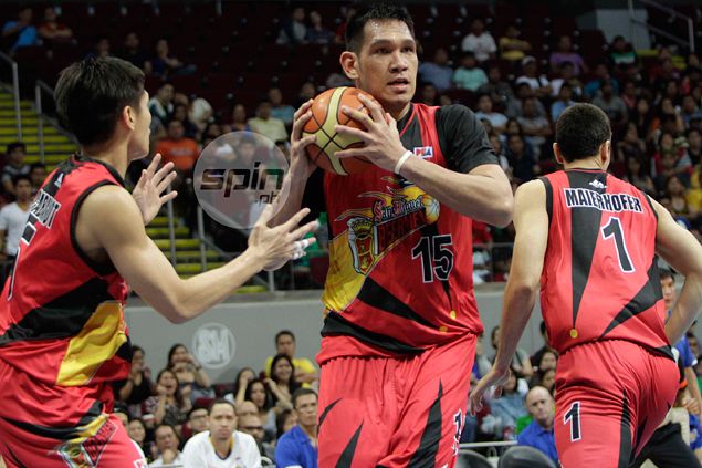 San Miguel pounces on early exit of injured Meralco import Joshua Davis to end winless spell