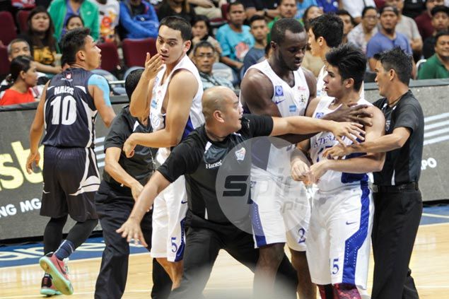 'Kuya Kiefer' Ravena says sorry for shoving Adamson's Nalos: 'Teammate instinct lang'