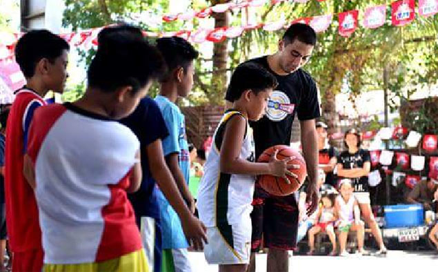 LA Tenorio turns focus to teaching underprivileged kids through 'Para Sa Bayan' program