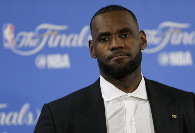 With Stephen Curry out, US Olympic team awaits LeBron James' 'swing' decision