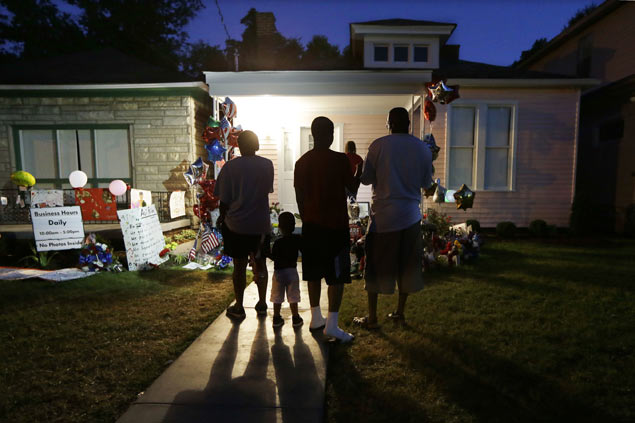 Muhammad Ali returns to old Kentucky neighborhood one last time in funeral