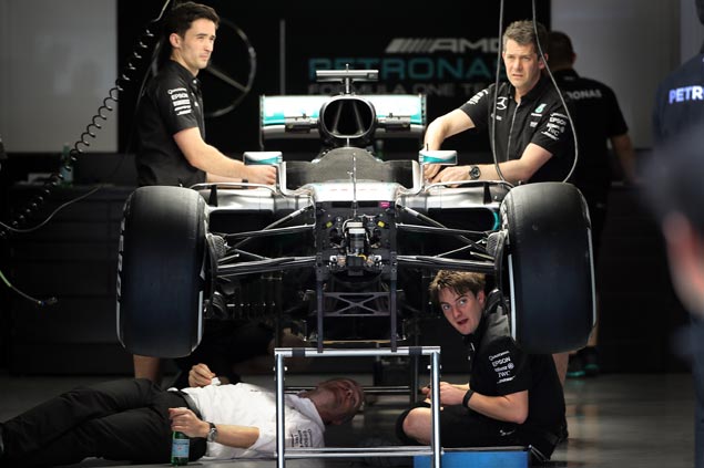 Lewis Hamilton faces tough task at Chinese Grand Prix after five-place grid penalty