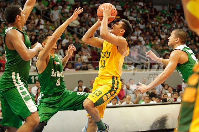 FEU Tamaraws pounce on late La Salle blunder to complete elims sweep of Archers