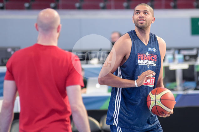 Nicolas Batum finally joins France in shootaround the morning before Gilas match