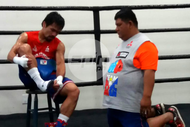 Freddie Roach won't be surprised if Manny Pacquiao uses Nike shoes for Bradley fight