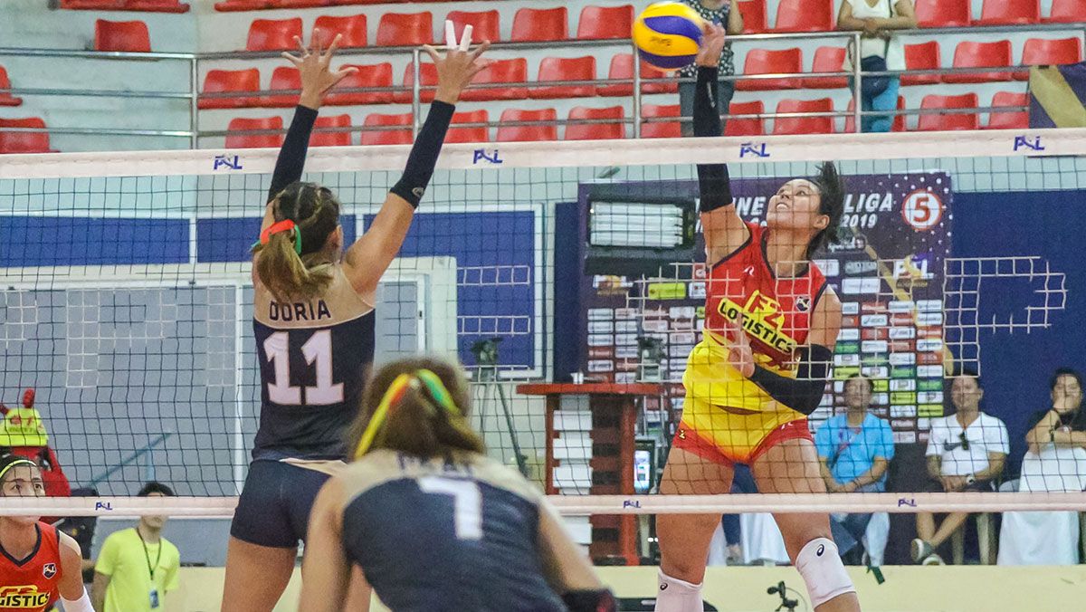 Kalei Mau in action for F2 Logistics.
