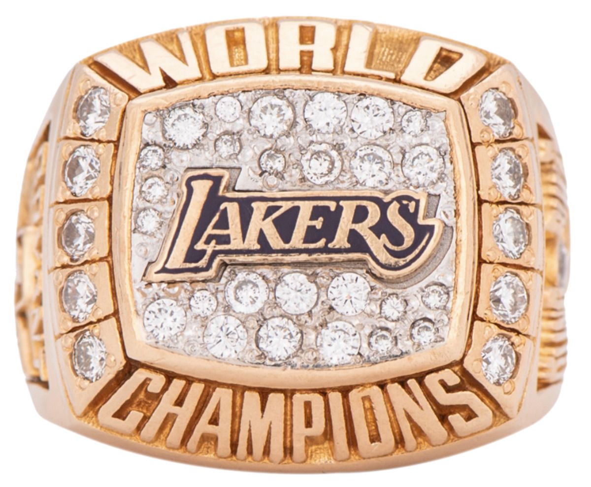 Kobe Bryant's championship ring gift to mother fetches $206K