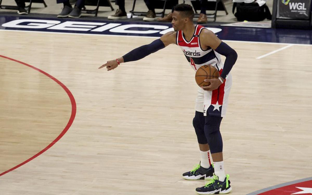 Russell Westbrook directing play for the Washington Wizards