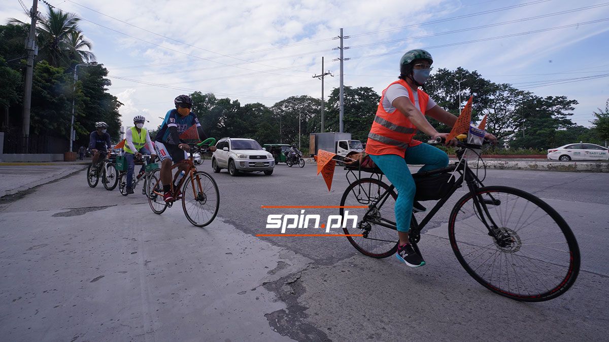 Metro Manila bicycle commuters
