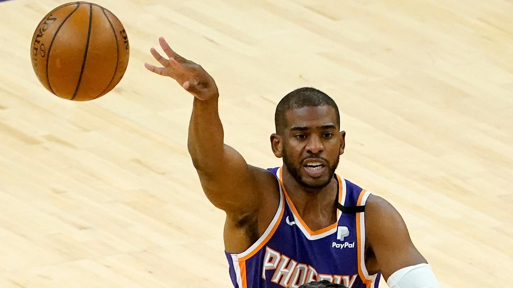 Chris Paul scores final seven points for Suns in win over Knicks
