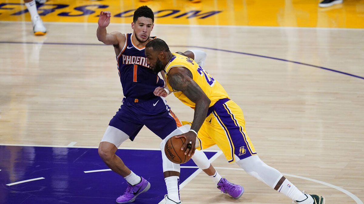 LeBron gives Booker perfect gift after Suns' Game 6 win