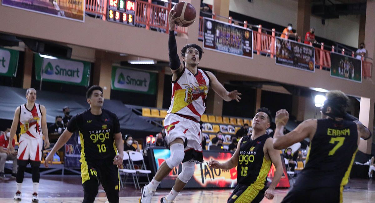 Terrence Romeo playing for SMB in the PBA Philippine Cup.