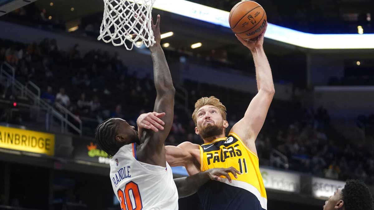Domantas Sabonis dunk Julius Randle Pacers vs Knicks