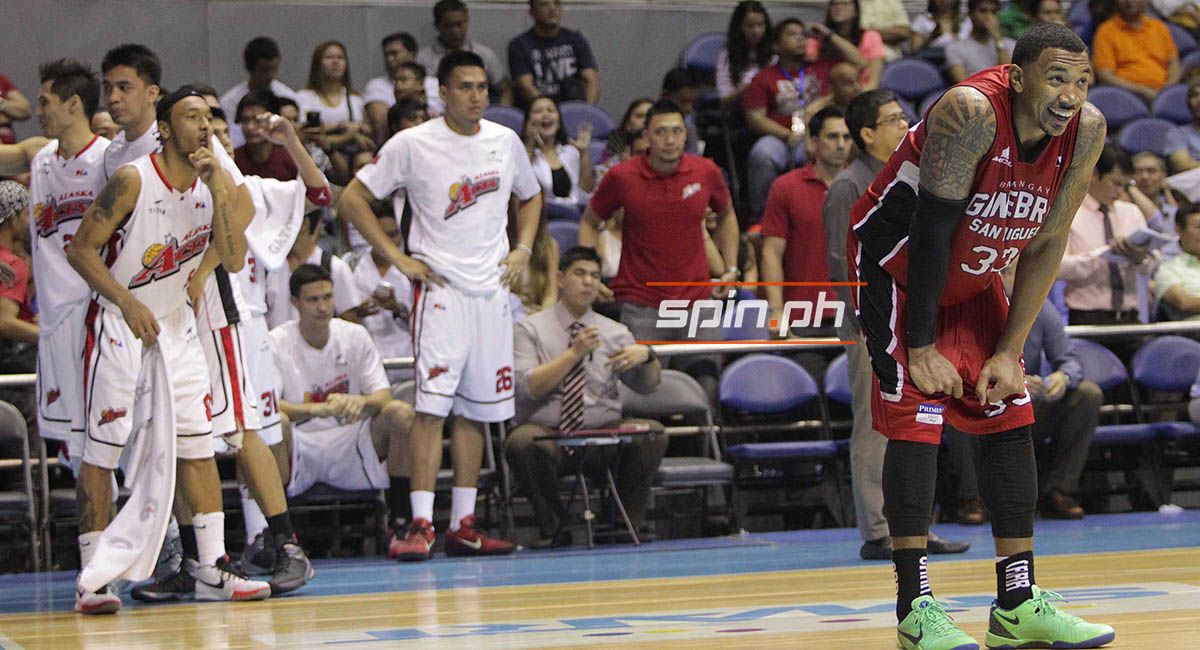 Former Ginebra import Orlando Johnson being taunted by Calvin Abueva during his first run in the PBA in 2015.