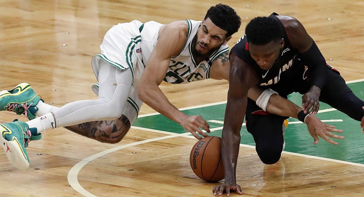 Boston Celtics star Jayson Tatum hurt his shoulder in this play in Game Three.