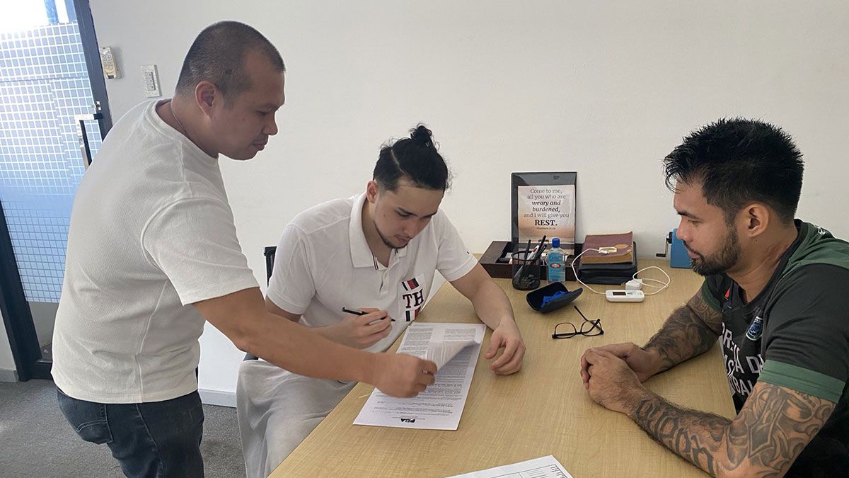 Javi Gomez de Liano contract signing with Terrafirma