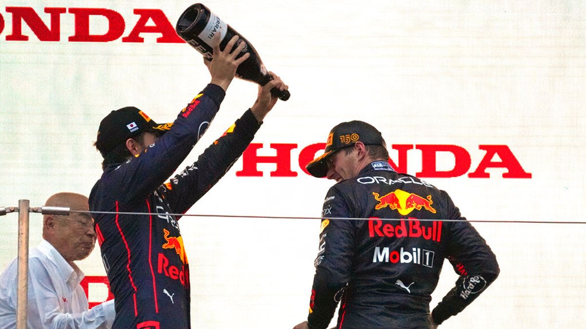 Max Verstappen Sergio Perez Red Bull celebration Suzuku Japan