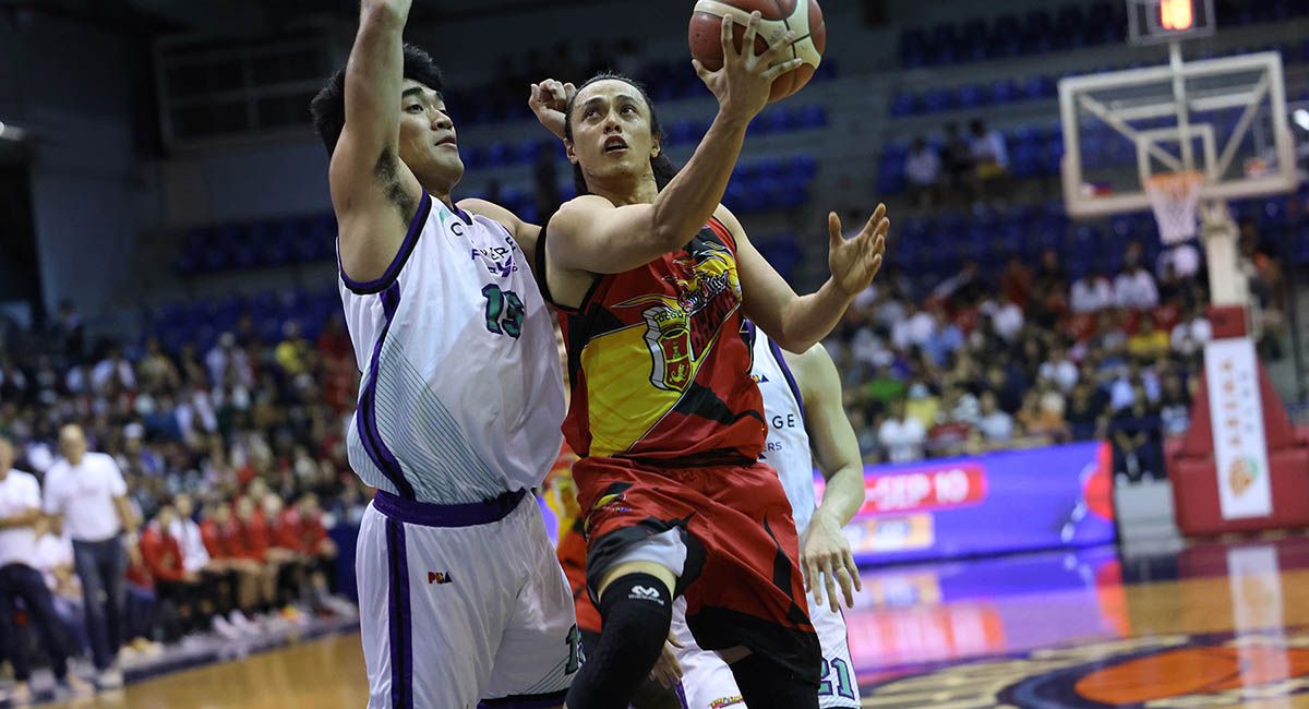 Terrence Romeo leaves SMB game vs Converge amid injury fears