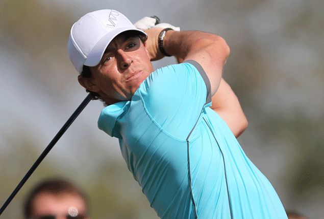First competitive hole-in-one draws Rory McIlroy closer to Abu Dhabi leader