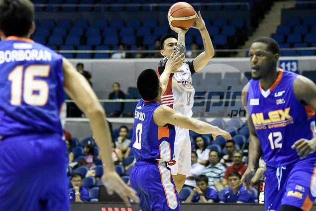 Phoenix makes rousing PBA debut, hammers NLEX behind RR Garcia's 33 points