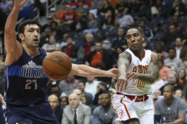 Jeff Teague drops season-best 32 as Hawks snap three-game slide over Mavericks