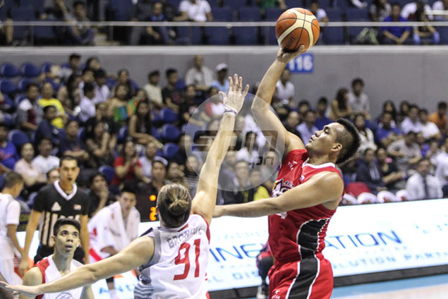 Alaska makes it three wins in row as Edwards, Manuel preside over rout of Phoenix